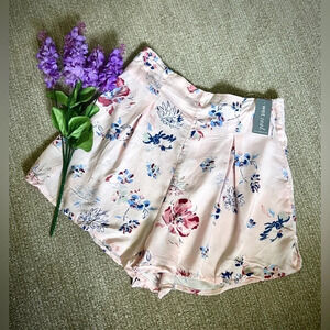 Wet Seal NWT Pastel Floral Zipper Shorts - XS